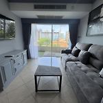 Spacious 2-Bedroom Pool-View Condo - Executive Residence 2, Pratumnak