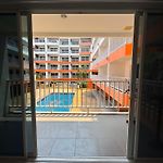 Comfortable Pool-View Studio With Balcony - Pratumnak, Pattaya