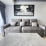 Spacious 2-Bedroom Pool-View Condo - Executive Residence 2, Pratumnak
