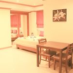 Rouge Service Apartments, Soi Buakhao