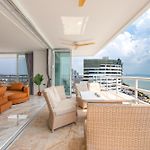 View Talay 7 - Luxury Beachfront Suite & Panoramic Sea View