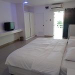 Illusion Hostel & Club