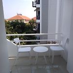 Illusion Hostel & Club