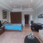 Top Floor Condo Overlooking Jomtien Beach