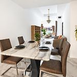 Luxury Pool Villa Pattaya Center C3- 3 Bedroom