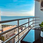 Beautiful Sea View Cozy Condo