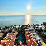 Beautiful Sea View Cozy Condo