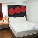 Pook Swan House Hotel