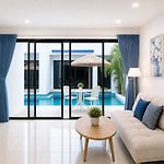 Monalisa Blue Haven Pool Hotel