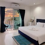 Holi Pty Hotel