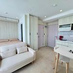 Olympus Apartment With Central Pool In Pattaya