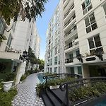 Olympus Apartment With Central Pool In Pattaya