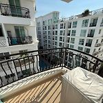 Olympus Apartment With Central Pool In Pattaya