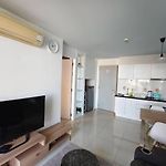 Atlantis Condo 1 Bedroom With Balcony, Pool & Gym