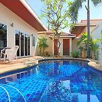 Avoca Pool Villas
