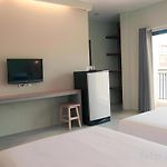 Yellow Moon Hotel