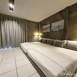 At Koh Larn Resort