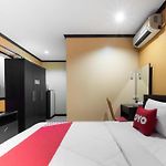 Oyo 75327 Diyana Residence