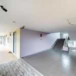 V Place Apartment