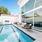 Lagoon Breeze 4Br Pool Villa Near Walking Street Pattaya