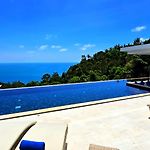 Pattaya Land - You Only Live Once