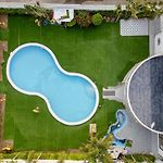 Luxury 5 Bedroom Private Party Pool Villa Pattaya Central