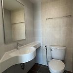 Newly Renovated Sea View Condo Near The Sea And Terminal 21 In Pattaya