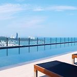 Condo Next To Pattaya Beach And Central Mall