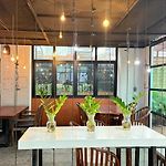 โรงแรม 18 คอย คาเฟ่ แอนด์ โฮสเทล