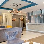 Curve Boutique Hotel