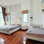 Kw Pool Villa Pattaya Tai