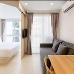 Olympus City Garden Pool View Condo Pattaya