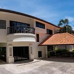 Luxury Pool Villa 4 Bedroom 900M Beach 1.5 Km Downtown
