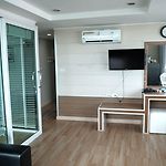 The Beach Front Resort, Pattaya