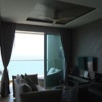 Everyday Beachfront Stylish Luxury Jomtien