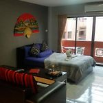 Nemos Guesthouse And Massage