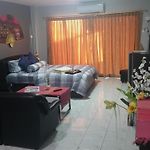 Nemos Guesthouse And Massage