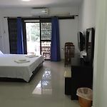 Rosie\'S Bar And Guesthouse