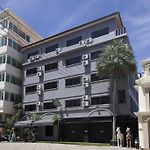 Royal Q & D Suites