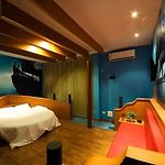 Red Horse Resort
