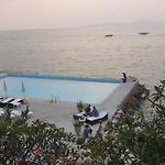 Golden Cliff House
