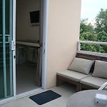 Gp Rooms Pool Guesthouse