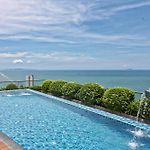 The Peak Towers - Luxury High Floor Ocean View - 2 Pools & Gym