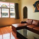 Man Bar Guesthouse