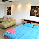Pattaya Plaza Condotel Large Studio Apartment Sukhumvit
