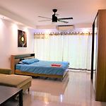Pattaya Plaza Condotel Large Studio Apartment Sukhumvit