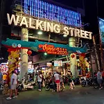 Walking Street Encore Hotel