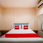 โอโย 645 บ้านเรืองรุ่งโรจน์ โรงแรม 2*