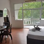 Doubleshot Guesthouse Jomtien