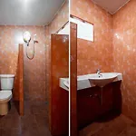 โรงแรม โอโย 645 บ้านเรืองรุ่งโรจน์ 2*